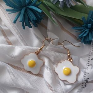Chic Gold and White Floral Earrings with Yellow Accent
